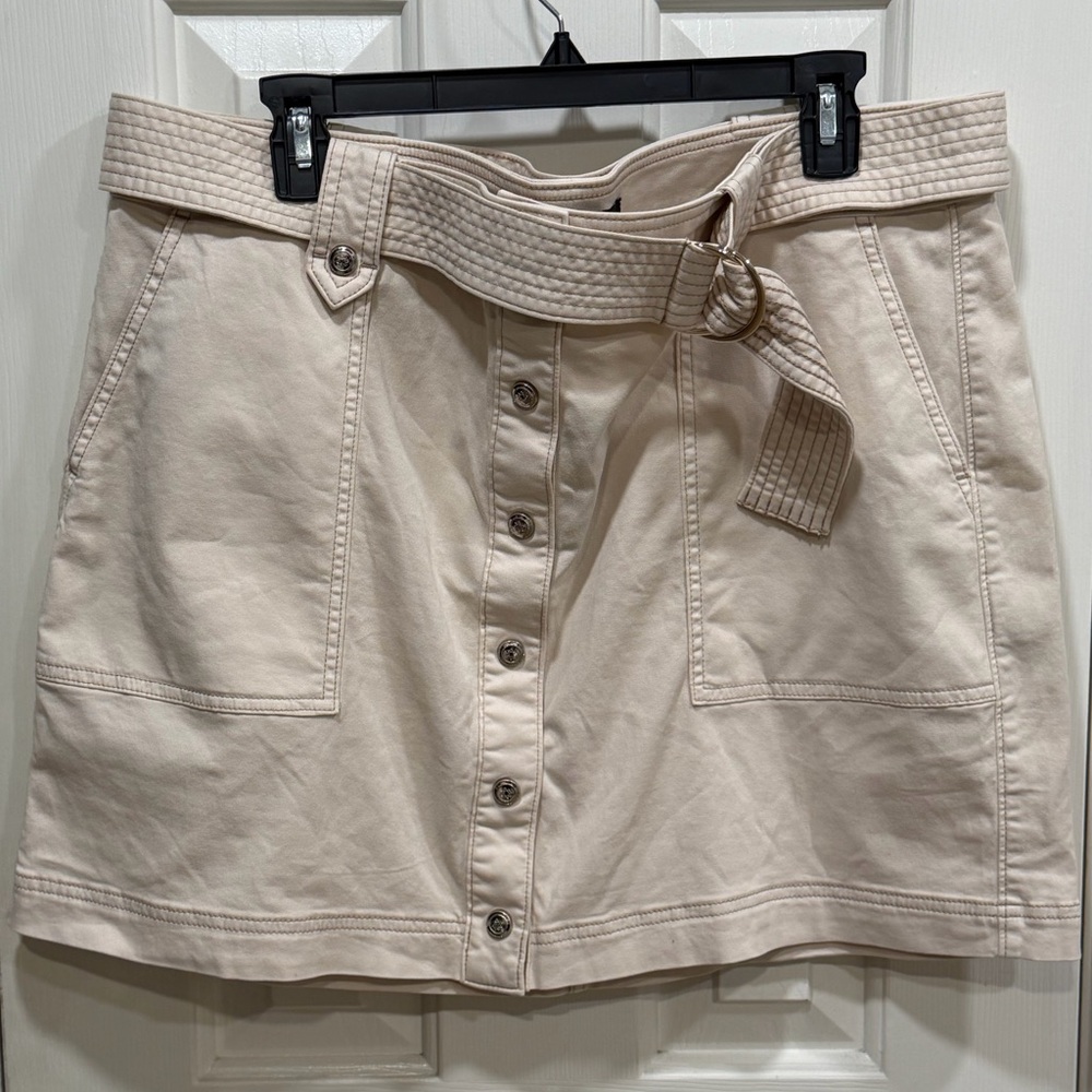 White House Black Market Cream Button-Front Mini Skirt w/ Woven Belt Size 18 NWT